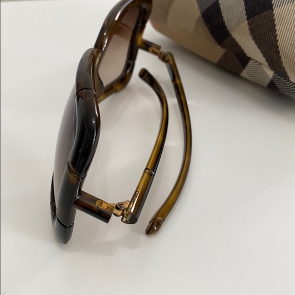 Burberry sunglasses main image 5